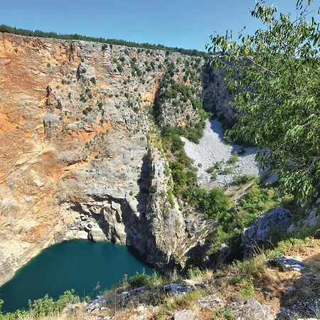 Gorgeous In Postranje